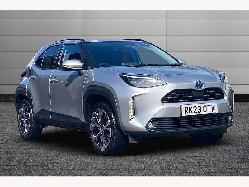 Silver Used 2023 Toyota Yaris Cross SUV | £23,750 (A bit pricey) - Image 1/3