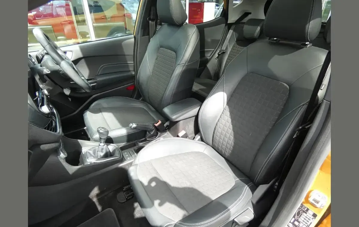 Used Ford Fiesta Active X 138 HP (101 kW) 2019 Yellow Hatchback