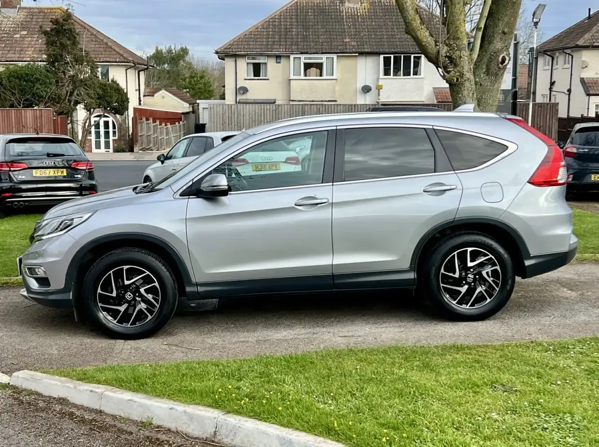 Używany Honda CR-V SE Plus 155 KM (114 kW) 2017 Srebrny SUV