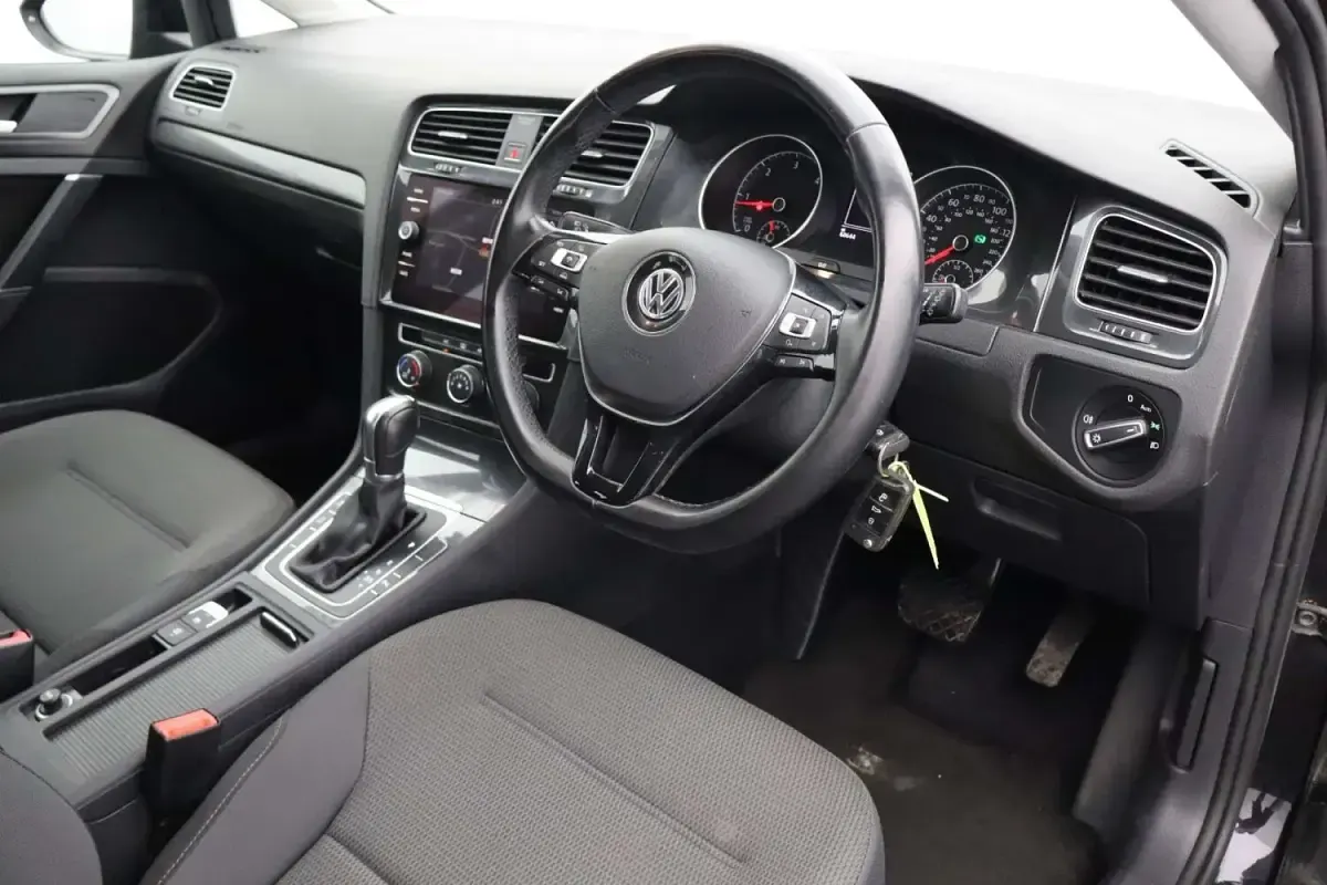 Used VW Golf VII SE 150 HP (110 kW) 2018 Black Hatchback