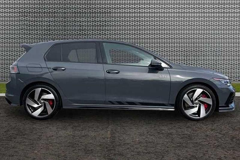 Used VW Golf VIII 300 HP (220 kW) 2025