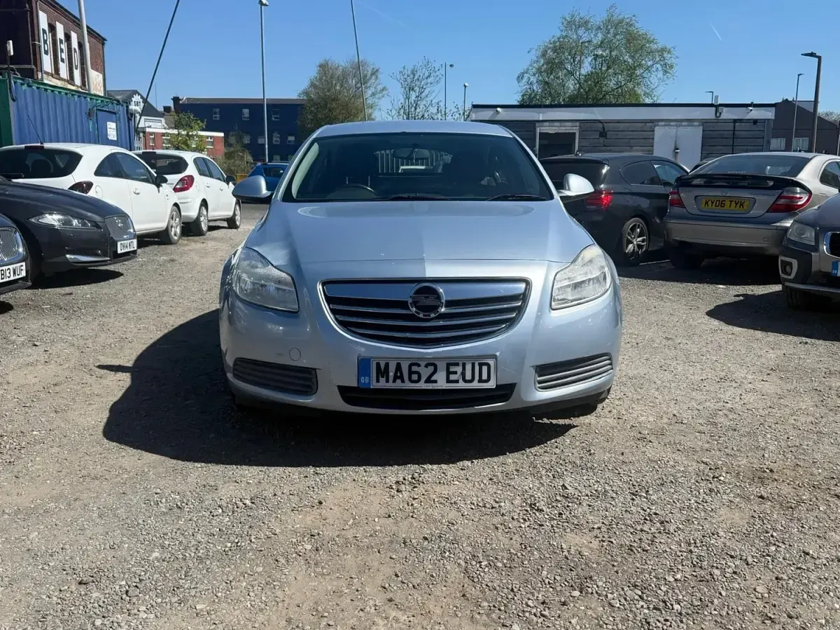 Używany Vauxhall Insignia 2012 Srebrny Hatchback