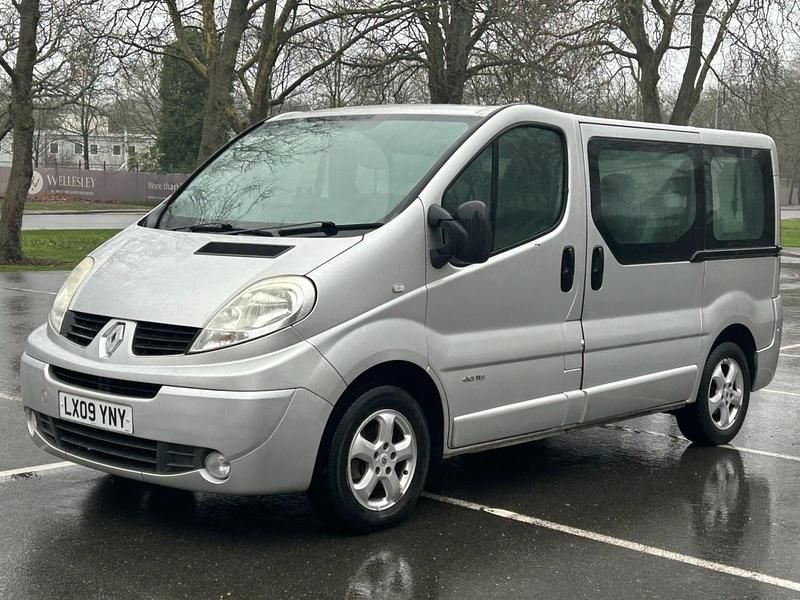 Used Renault Trafic 115 HP (84 kW) 2009 Silver MPV