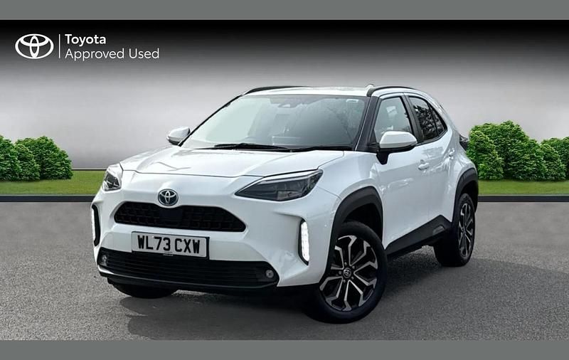 Used Toyota Yaris Cross Design 113 HP (83 kW) 2023 White SUV