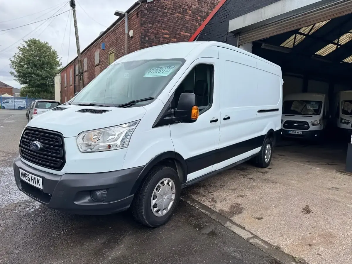 Used Ford Transit 125 HP (91 kW) 2016 White Van