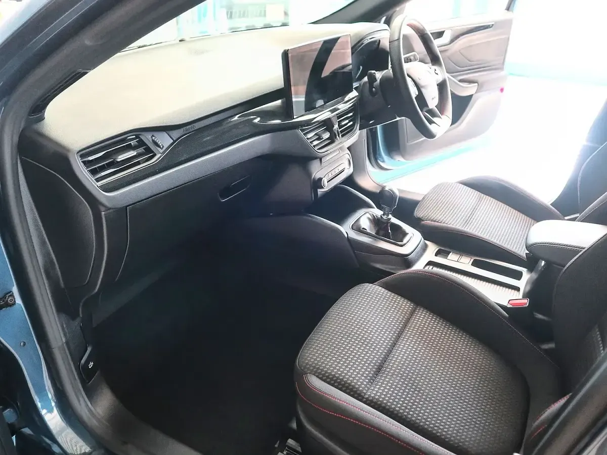 Used Ford Focus ST-Line 2022 Blue Estate