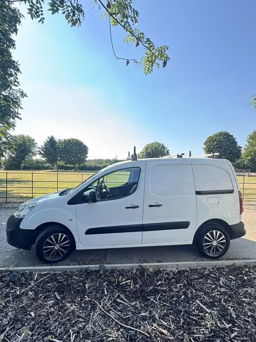 Used Peugeot Partner 2018 White