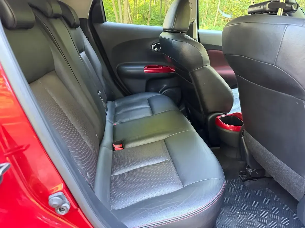 Used Nissan Juke Tekna 190 HP (139 kW) 2010 Red SUV