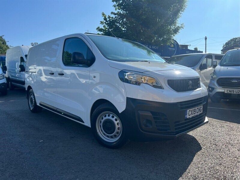 White Used 2019 Peugeot Expert Van | £9,495 (Fair price) - Image 1/4