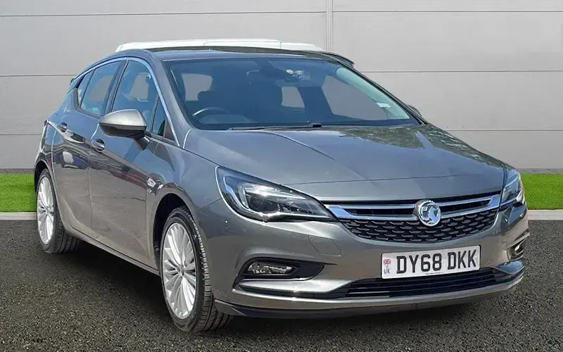 Used Vauxhall Astra Elite 200 HP (147 kW) 2018 Hatchback