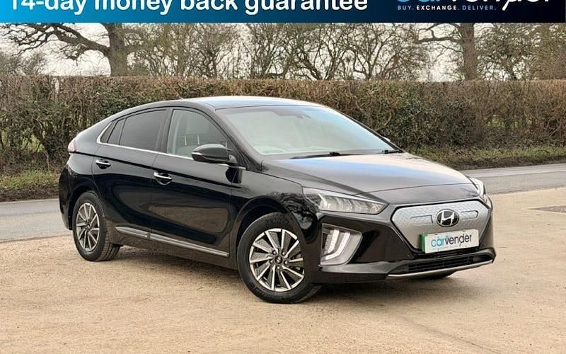 Begagnad Hyundai Ioniq Premium SE 100 kW (136 HK) 2021 Halvkombi
