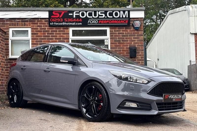 Used Ford Focus ST 250 HP (183 kW) 2017 Grey Hatchback