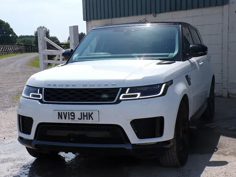 Used Land Rover Range Rover Sport HSE 306 HP (225 kW) 2019 White SUV