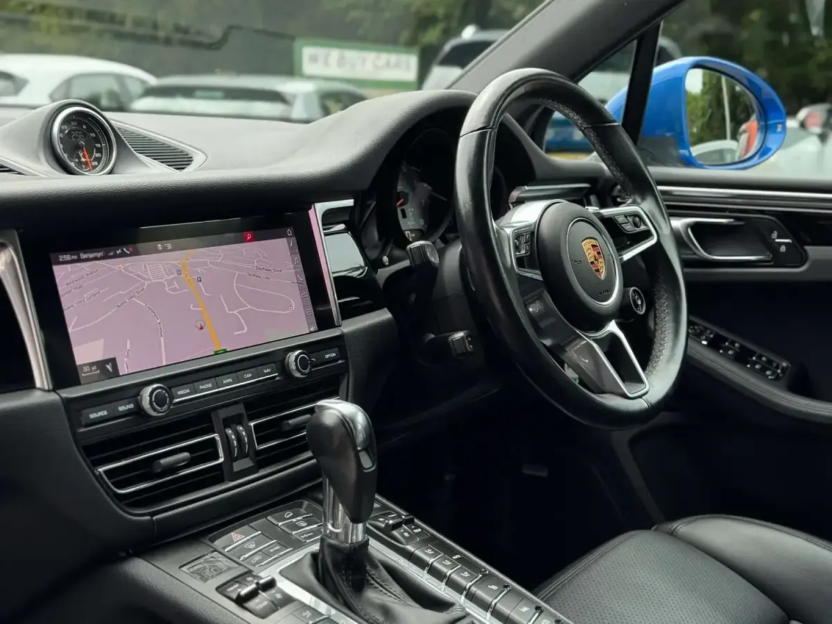 Used Porsche Macan 349 HP (256 kW) 2019 Blue SUV