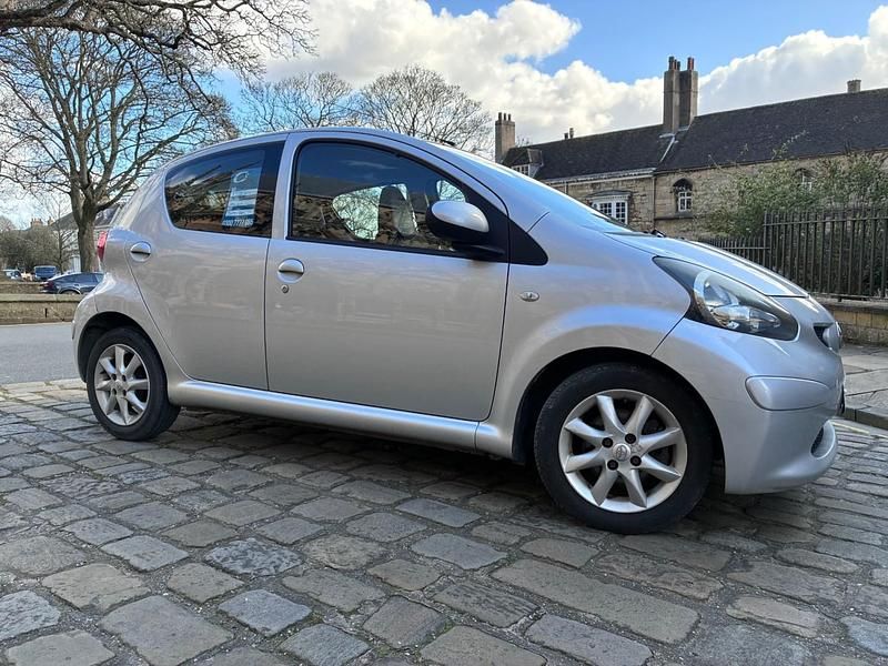 Used Toyota Aygo Platinum 67 HP (49 kW) 2008 Silver Hatchback