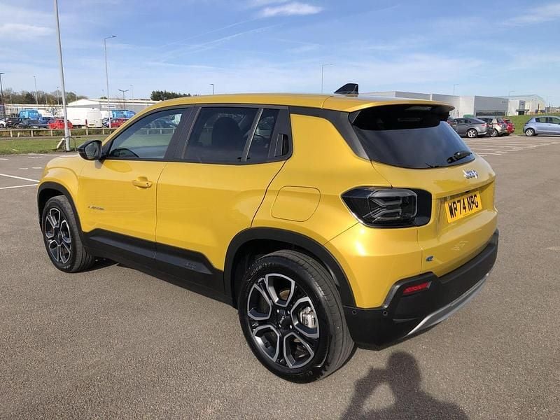 Used Jeep Avenger EV Summit 113 kW (154 HP) 2025 Yellow SUV