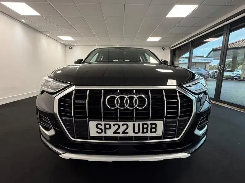 Used Audi Q3 Sport 147 HP (108 kW) 2022 Black SUV