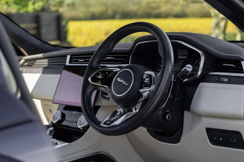 Used Jaguar F-Pace R-Dynamic 404 HP (297 kW) 2021 Blue SUV