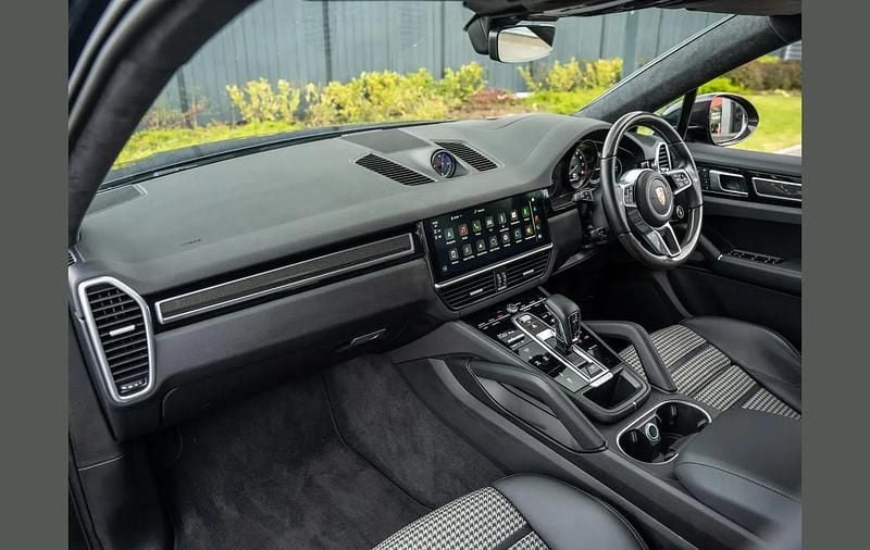 Used Porsche Cayenne Platinum Edition 456 HP (335 kW) 2023 Blue SUV