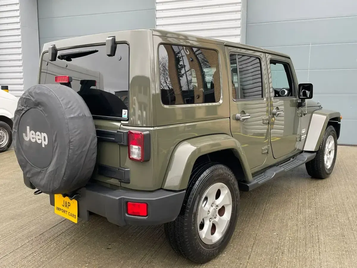 Used Jeep Wrangler Sahara 285 HP (209 kW) 2015 Green SUV