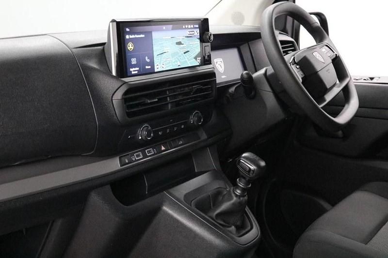 Used Peugeot Expert 120 HP (88 kW) 2024 White Van