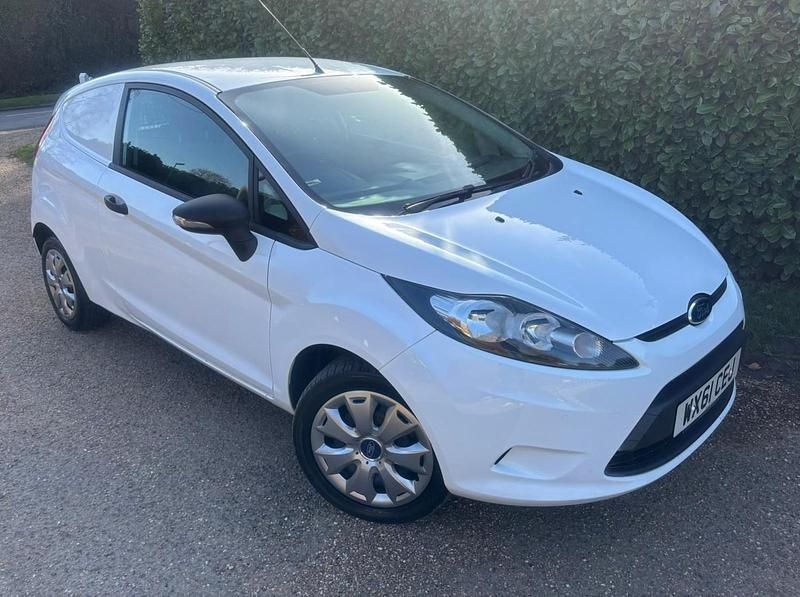 Used Ford Fiesta 2011 White Hatchback