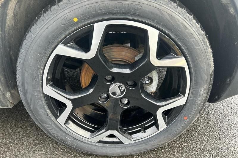 Used Vauxhall Crossland Ultimate 110 HP (80 kW) 2022 White SUV