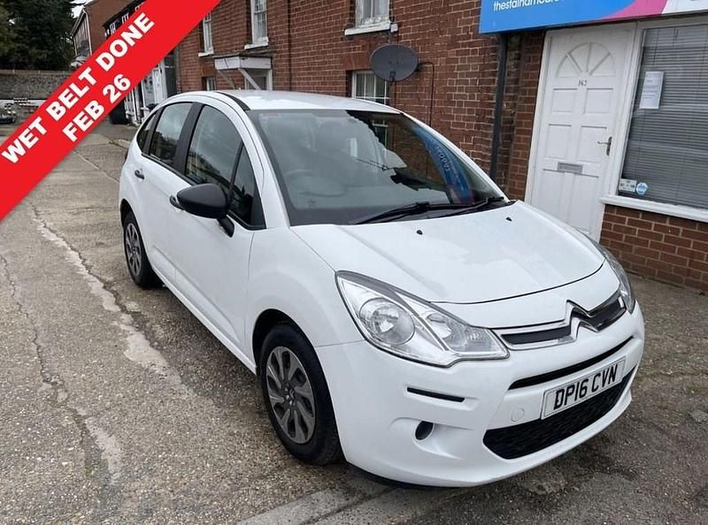 Used Citroën C3 PureTech 68 HP (50 kW) 2016 White Hatchback
