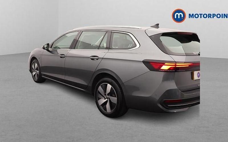 Begagnad VW Passat Life 204 HK (150 kW) 2025 Grå Kombi
