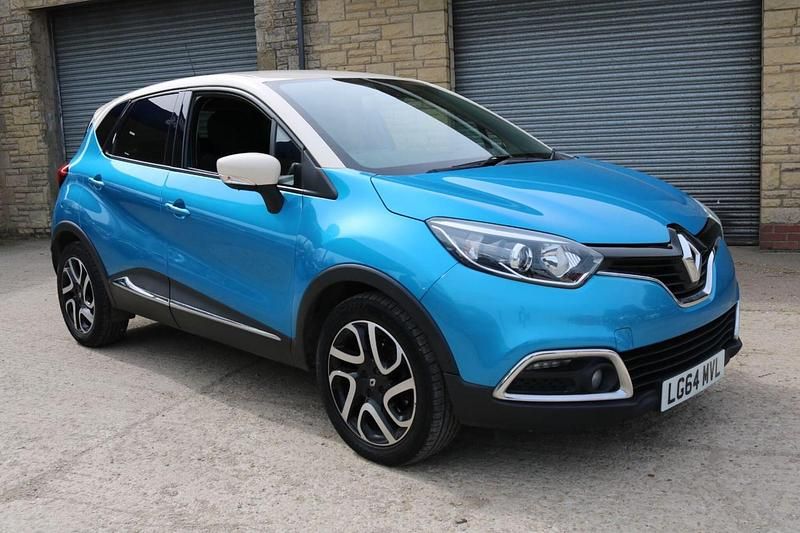 Used Renault Captur Dynamique 90 HP (66 kW) 2014 Blue/cream SUV