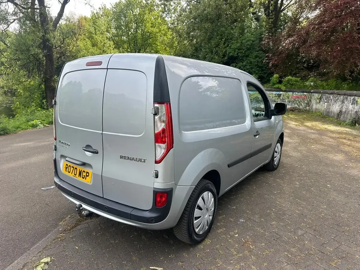Begagnad Renault Kangoo Business 2020 Grå Minibuss