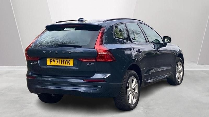 Used Volvo XC60 Momentum 194 HP (142 kW) 2022 Blue SUV