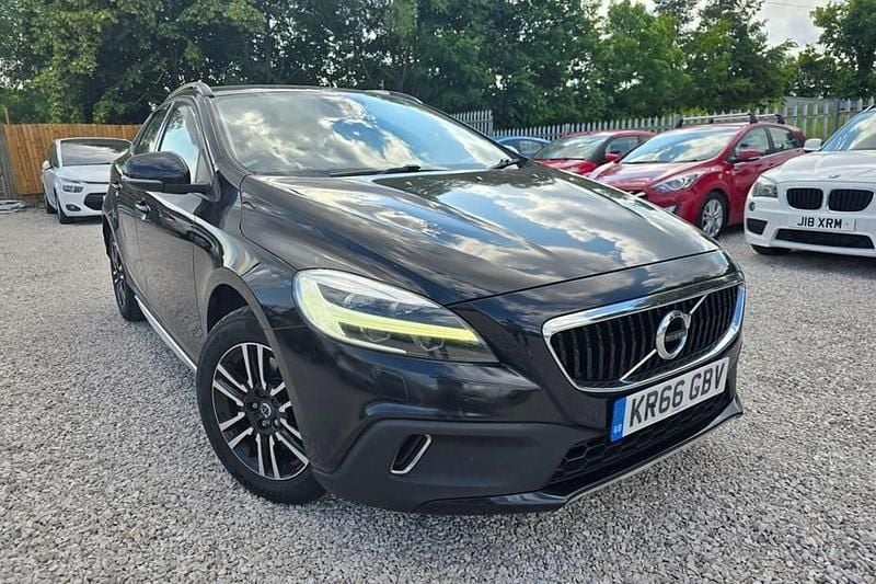 Black Used 2016 Volvo V40 CC Plus Estate | £5,895 (Fair price) - Image 1/1