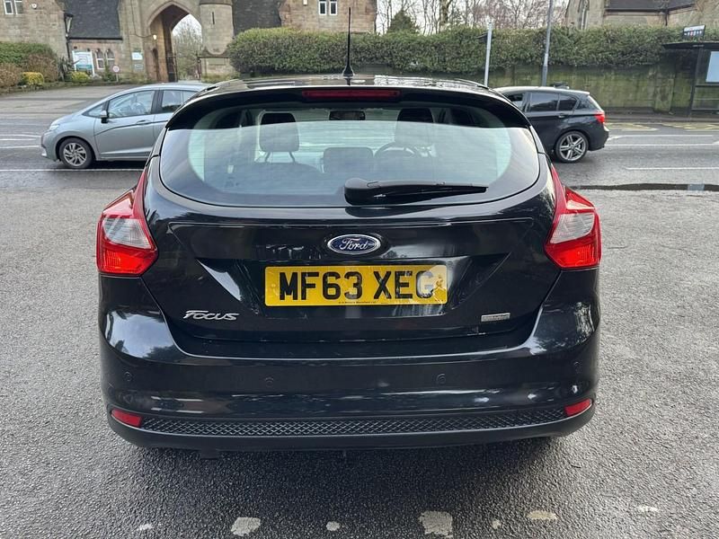 Used Ford Focus Titanium 115 HP (84 kW) 2013 Black Hatchback