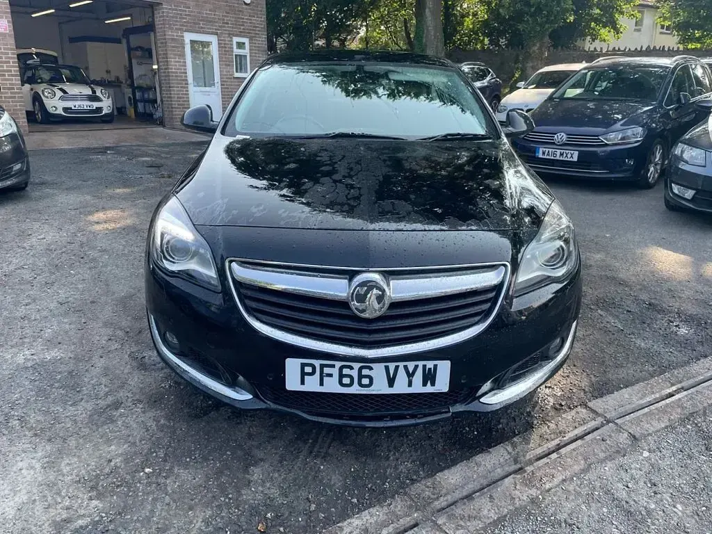 Used Vauxhall Insignia Elite 170 HP (125 kW) 2016 Black Hatchback
