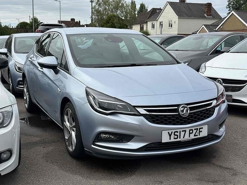 Silver Used 2017 Vauxhall Astra SRi Hatchback | £6,300 (Good price) - Image 1/4