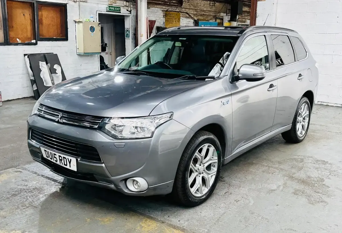 Used Mitsubishi Outlander P-HEV 2015 Grey Estate