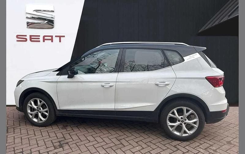 Used Seat Arona FR 108 HP (79 kW) 2023 White SUV