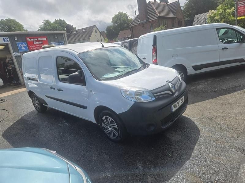 White Used 2019 Renault Kangoo Business MPV | £5,495 (Good price) - Image 1/4