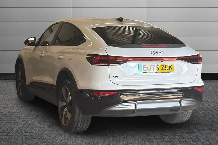 Used Audi Q6 Sportback e-tron Sport 183 kW (249 HP) 2025 Glacier white SUV