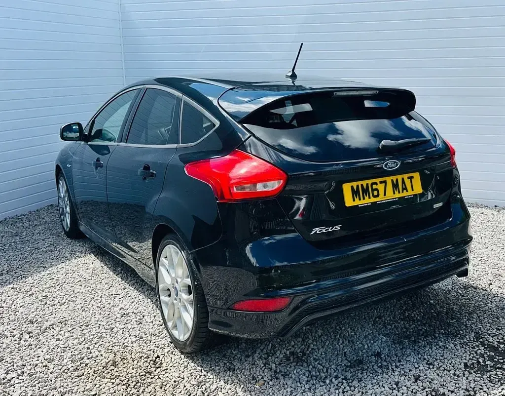 Used Ford Focus ST-Line 125 HP (91 kW) 2017 Black Hatchback