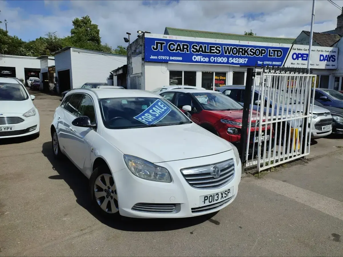 Used Vauxhall Insignia 2013 White Estate