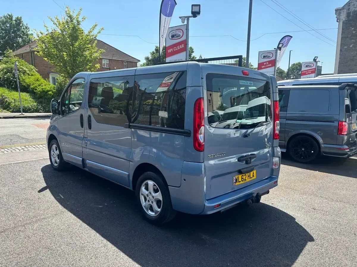 Used Renault Trafic 115 HP (84 kW) 2013 Blue MPV