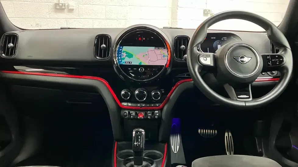 Used Mini Cooper Countryman Sport 134 HP (98 kW) 2023 Red SUV