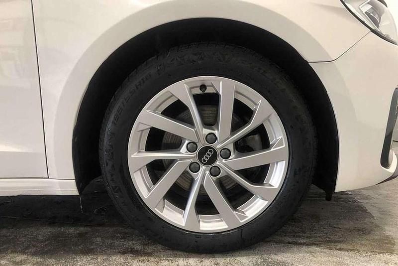 Used Audi A1 Sport 108 HP (79 kW) 2022 White SUV