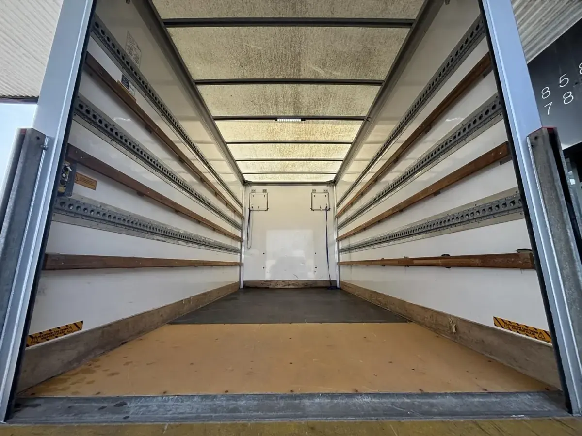 Second-hand MAN TGE 2020 Argintiu Van