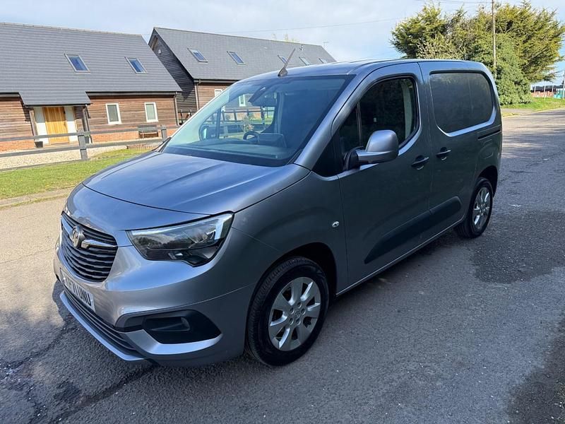 Usado Vauxhall Combo 100 CV (73 kW) 2021 Gris Monovolumen