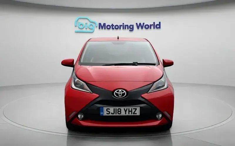 Used Toyota Aygo x-style 69 HP (50 kW) 2018 Red Hatchback