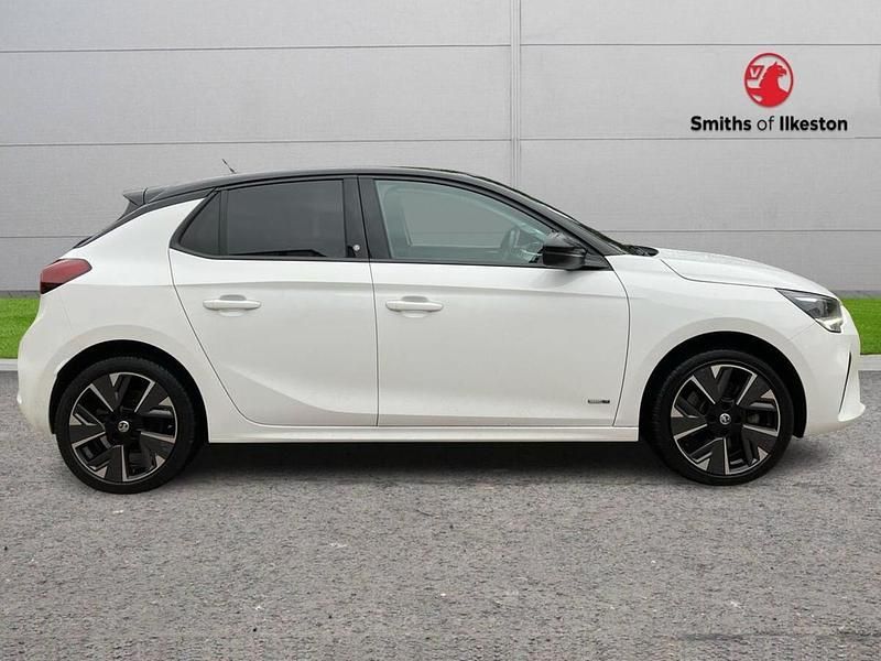 Used Vauxhall Corsa-e 98 kW (134 HP) 2021 White Hatchback