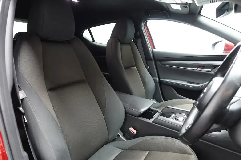 Used Mazda 3 Inclusive 122 HP (89 kW) 2022 Red Hatchback
